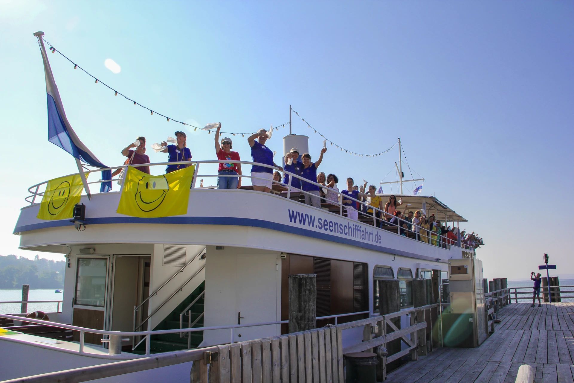 Das Lachschiff